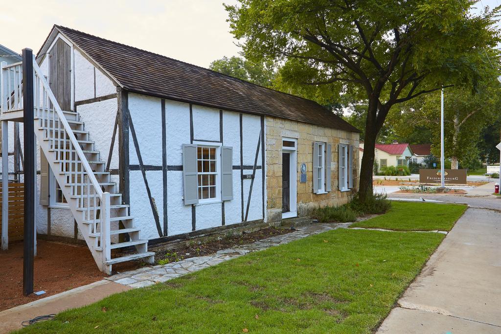 Fredericksburg Inn And Suites Kültér fotó